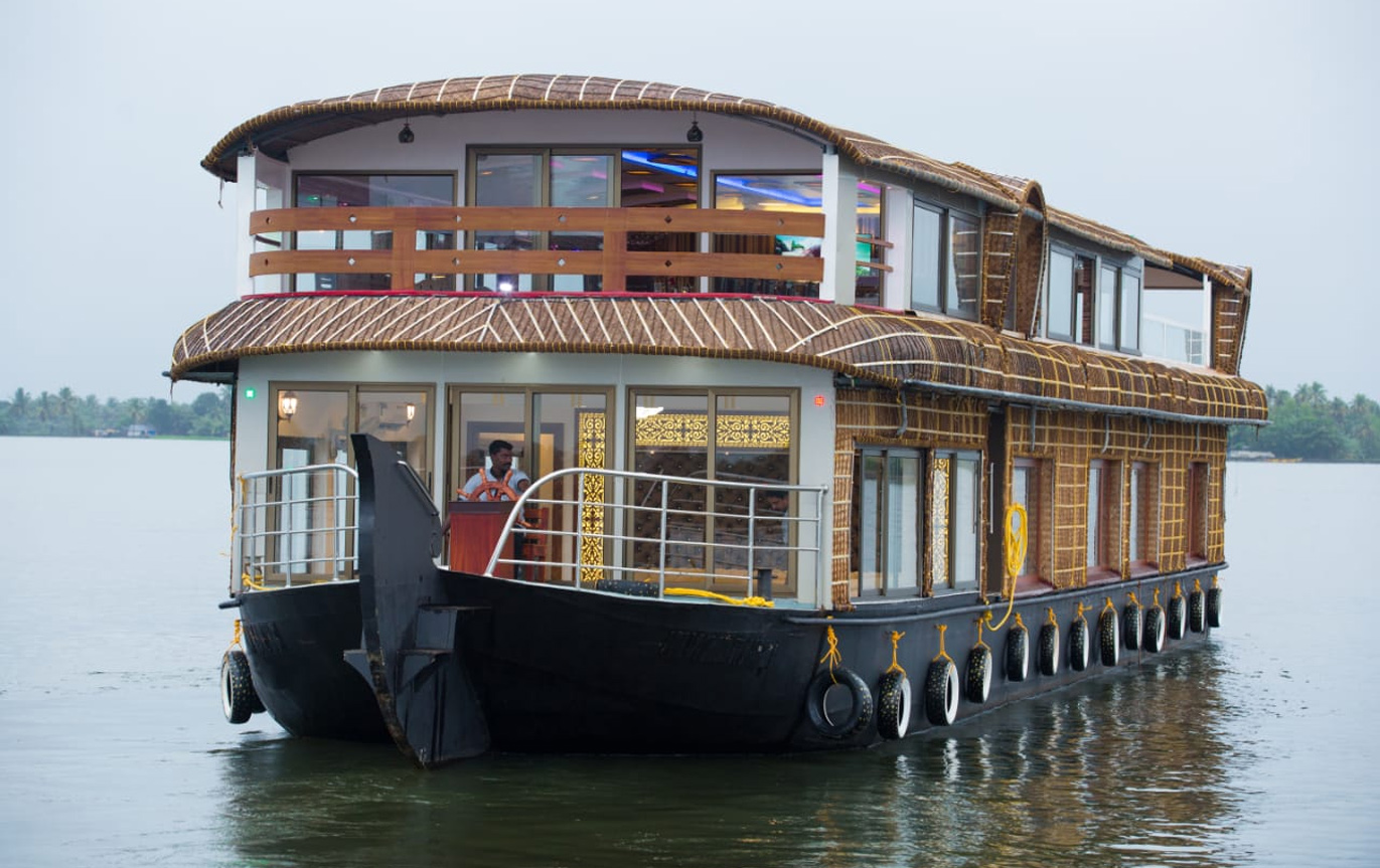 Special Houseboat Cruises